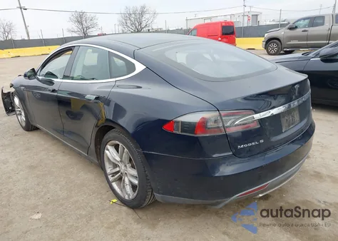 2013 Tesla Model S из США, поврежденный, VIN 5YJSA1CN2DFP21138